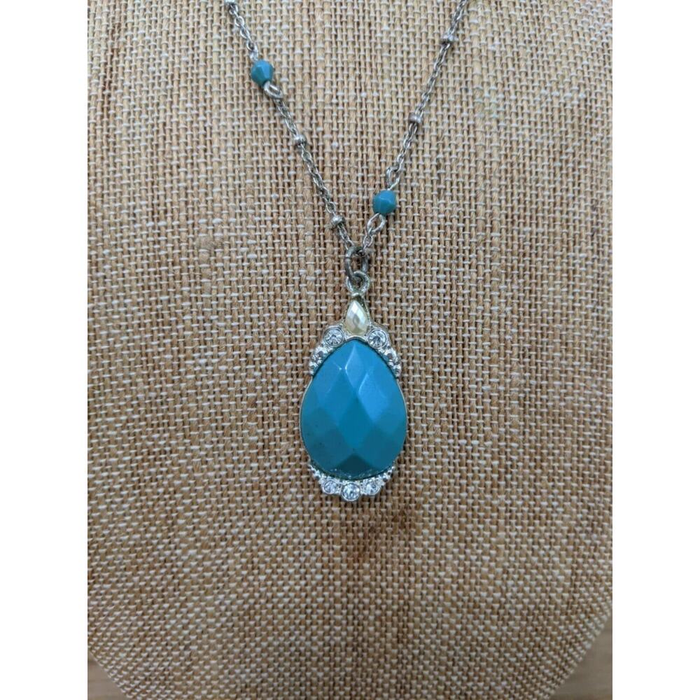 Avon Teardrop Necklace Silver Tone Blue Acrylic Cabochon New with Tag